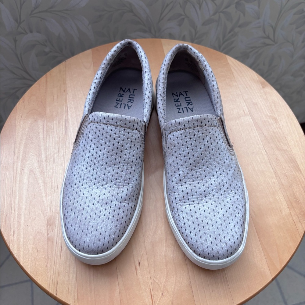 Naturalizer Gray Loafers Slip-On women’s size 6